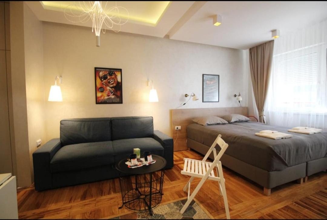 Apartman Donner Centar ซูโบติกา ภายนอก รูปภาพ